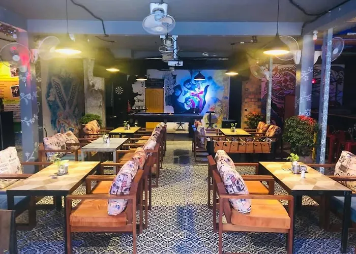 Route 66 Music Restaurant & * シェムリアップ